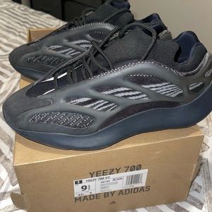Yeezy 700